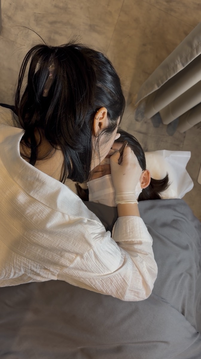 순:결 브로우 눈썹 디자인 작업 모습